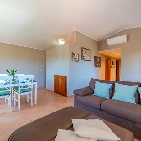 Silvy By Domusaway Apartment